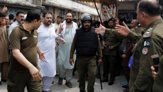Τους 149 έφτασαν οι νεκροί της επίθεσης βομβιστή - καμικάζι σε προεκλογική συγκέντρωση στο Πακιστάν