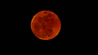 Ολική έκλειψη σελήνης την Παρασκευή – Έρχεται το «ματωμένο φεγγάρι»