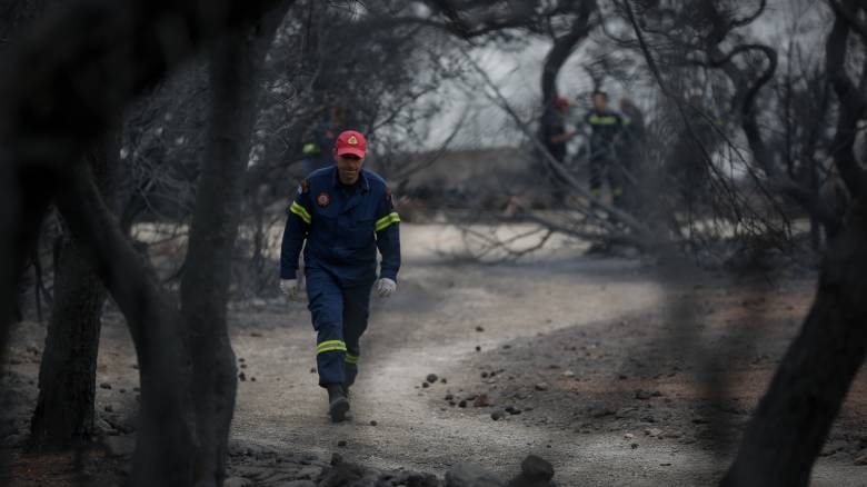 Ζωές στα αποκαϊδια: Βαρύς ο απολογισμός των πυρκαγιών - Αγωνία για τους αγνοούμενους