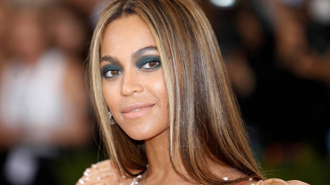 Η Beyonce φέρνει ιστορική αλλαγή στη Vogue
