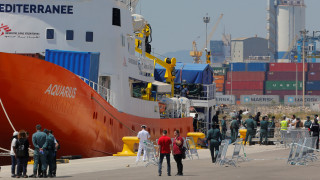 Aquarius: Το πλοίο θα συνεχίσει τις επιχειρήσεις του αλλά δεν θα επιστρέφει πρόσφυγες στη Λιβύη