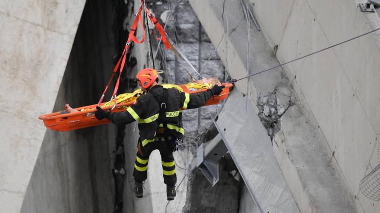 Γένοβα: Αυξάνεται ο αριθμός των νεκρών από την κατάρρευση της γέφυρας