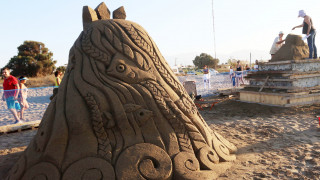Αμμουδάρα: Γλυπτά από… άμμο μαγεύουν ντόπιους και τουρίστες