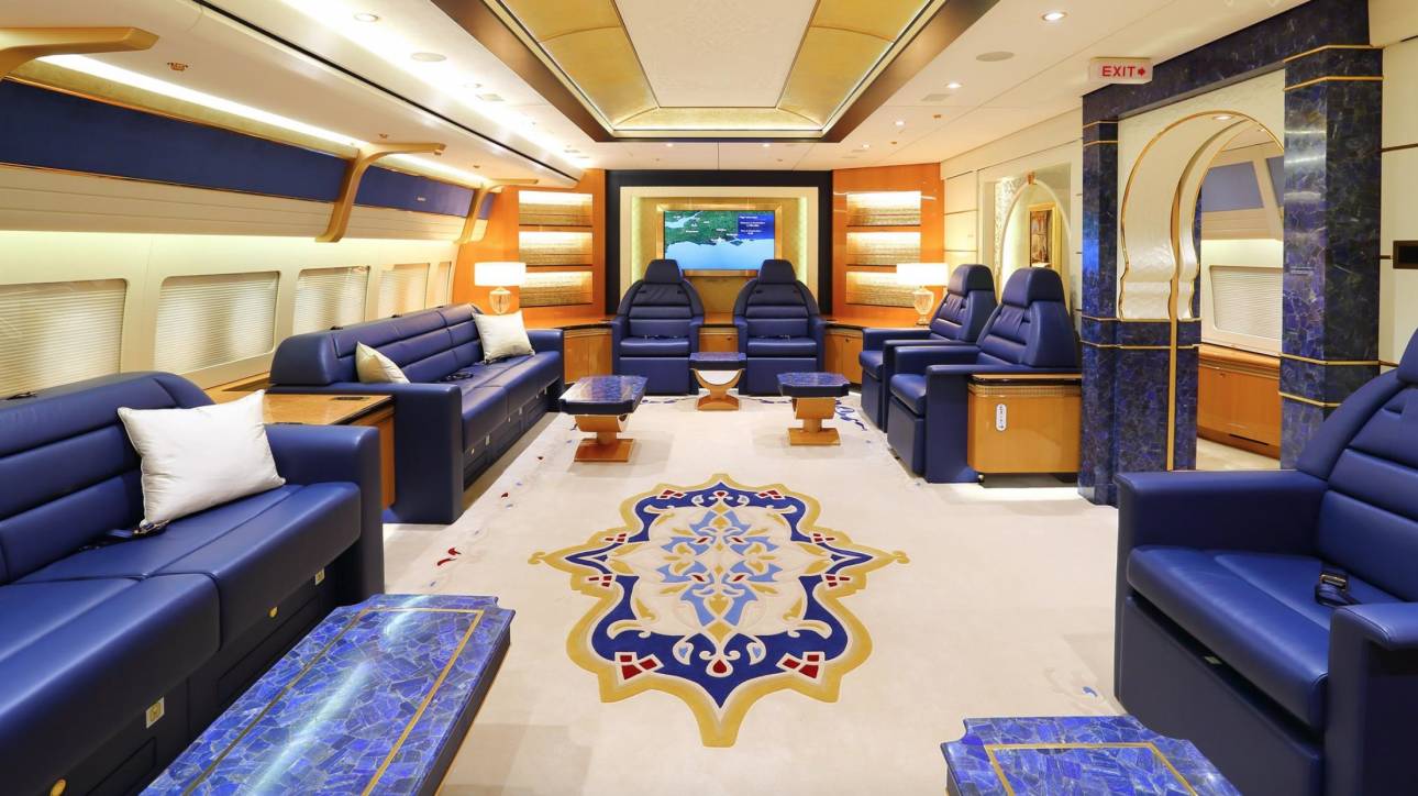Super VIP στον αέρα: πωλείται το βασιλικό Boeing του Κατάρ
