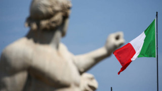 Bloomberg: Κίνδυνος αποκλεισμού της Ιταλίας από την «καρδιά» της νομισματικής πολιτικής της ΕΕ