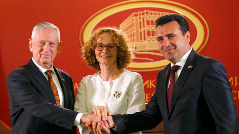 πΓΔΜ: Ρωσικό «δάκτυλο» στο δημοψήφισμα «βλέπουν» οι ΗΠΑ-Τι απαντά ο Ζάεφ