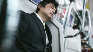 Inemuri: Η ιαπωνική τέχνη του δημόσιου ύπνου