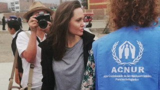 Aντζελίνα Τζολί: δεν είναι με τον Κιάνου Ριβς, είναι με τους πρόσφυγες