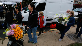 Γαλλία και Καναδάς αποτίουν φόρο τιμής στα θύματα του μακελειού στο Πίτσμπεργκ