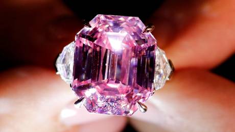 Pink Legacy: 44,3 εκατ. ευρώ για το ροζ διαμάντι των ρεκόρ