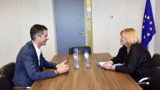 Με την επίτροπο Περιφερειακής Πολιτικής της ΕΕ συναντήθηκε ο Κώστας Μπακογιάννης