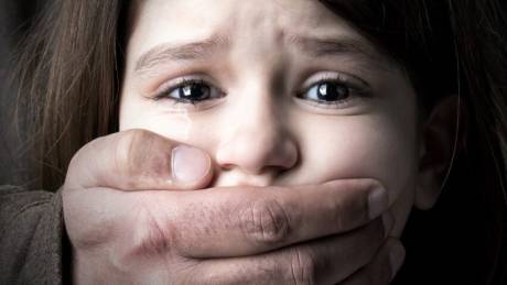 Παγκόσμια Ημέρα ενάντια στην Κακοποίηση των Παιδιών: η Ελλάδα πληγώνει τα παιδιά της