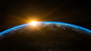 Η απάντηση στην κλιματική αλλαγή; Επιστήμονες θέλουν να βάλουν «αντηλιακό» στη Γη