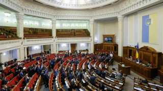 Ουκρανία: Η Βουλή θα συνεδριάσει για να εγκρίνει την επιβολή στρατιωτικού νόμου
