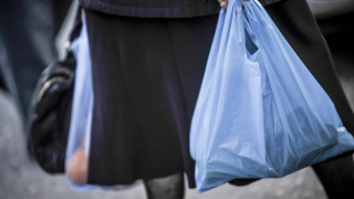 Αυξάνεται πάλι η τιμή της πλαστικής σακούλας