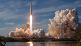 SpaceX: Αναβλήθηκε η εκτόξευση του πυραυλικού φορέα Falcon 9