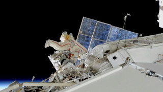 Σαμποτάζ στο Διάστημα;  Ανακάλυψαν μυστηριώδη τρύπα σε σκάφος στο Διεθνή Διαστημικό Σταθμό