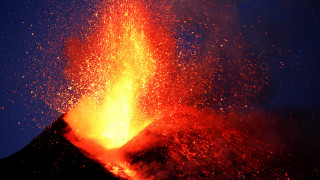 Έκρηξη στο ηφαίστειο της Αίτνας - Οι αρχές έκλεισαν το αεροδρόμιο