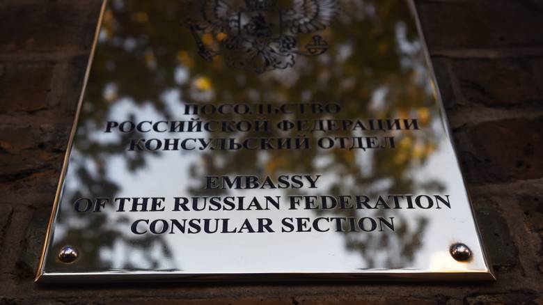 Ρωσία και Βρετανία συμφώνησαν στην επιστροφή δεκάδων διπλωματών που απελάθηκαν