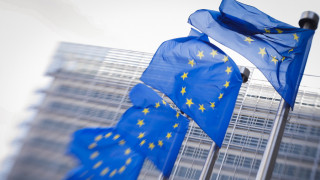 Economist: Η ευρωζώνη επιστρέφει στα πρόθυρα της ύφεσης