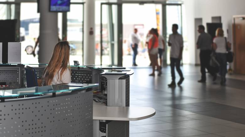 Θέσεις εργασίας σε αεροδρόμια της Ελλάδας: Τι ειδικότητες ζητούνται και προθεσμίες