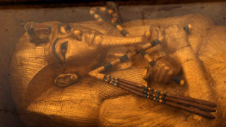 Ο τάφος του Τουταγχαμών αποκαλύπτει τα μυστικά του: Ο ξαφνικός θάνατος και οι μυστηριώδεις κηλίδες