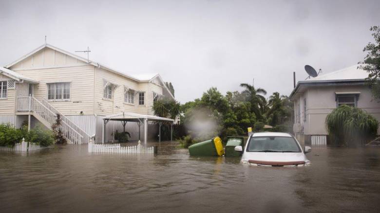 Πλημμύρες στην Αυστραλία: Σε κίνδυνο 20.000 σπίτια – Κροκόδειλοι κολυμπούν  στους δρόμους - CNN.gr