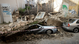 Καρέ-καρέ η κατάρρευση του κτηρίου στο Γκάζι