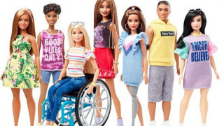 Έρχεται η πρώτη «διαφορετική» Barbie: Σε καροτσάκι ΑμεΑ ή με προσθετικό μέλος