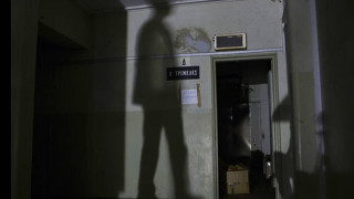 Εικόνες από ταινία τρόμου στο κέντρο της Αθήνας: Τσιμεντένια «ζόμπι», τα άψυχα θύματα της κρίσης