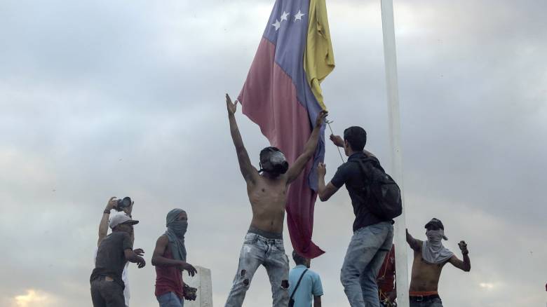Βενεζουέλα: Μικρές αλήθειες και μεγάλα αδιέξοδα