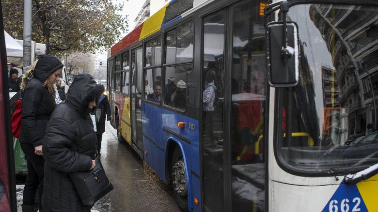 Σύγκρουση αυτοκινήτου με λεωφορείο του ΟΑΣΘ