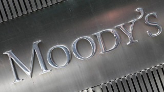 Moody's: Διπλή αναβάθμιση της ελληνικής οικονομίας