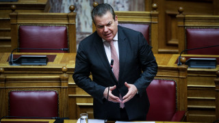 Προβλήματα στην καταβολή των συντάξεων παραδέχτηκε ο Πετρόπουλος