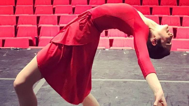 Κάθριν Ρέφορντ: Μια γενναία χορεύτρια που παλεύει με τον καρκίνο στον εγκέφαλο