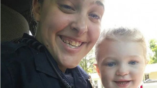 Ένοχη για ανθρωποκτονία αστυνομικός που άφησε την κόρη της να πεθάνει από τη ζέστη στο αυτοκίνητο