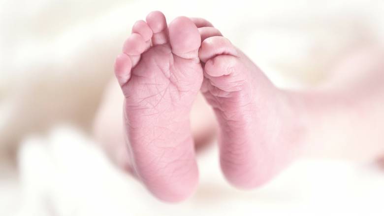 Απίστευτη περίπτωση: Γέννησε δίδυμα ένα μήνα μετά την πρώτη γέννα της