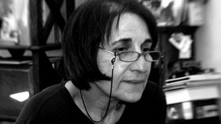 «Στὴ μέση τῆς ἀσφάλτου»: Η ποιητική διαδρομή της Μαρίας Κυρτζάκη στο Polis Art Cafe
