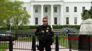 ΗΠΑ: Άνδρας αυτοπυρπολήθηκε μπροστά από τον Λευκό Οίκο και συνελήφθη