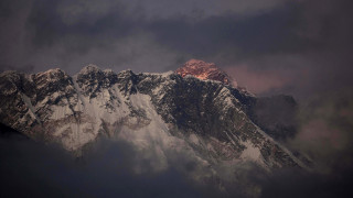 Συνεχίζονται οι έρευνες για την αναζήτηση των οκτώ αγνοούμενων ορειβατών στα Ιμαλάια