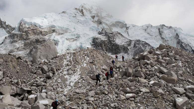 Ινδία: Εντοπίστηκαν πέντε πτώματα στα Ιμαλάια - Συνεχίζονται οι έρευνες για τους ορειβάτες
