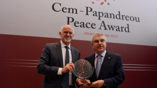 Ο Πρόεδρος της Διεθνούς Ολυμπιακής Επιτροπής βραβεύτηκε με το Βραβείο Ειρήνης Παπανδρέου-Τζεμ