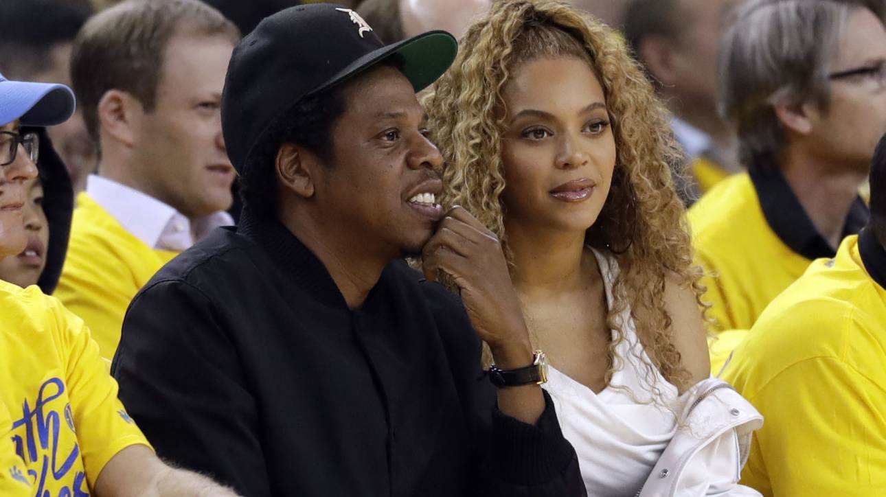Η Beyonce σκοτώνει μ' ένα βλέμμα τη γυναίκα που τόλμησε να μιλήσει στον Jay Z