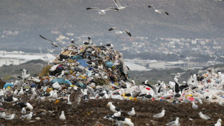 Ένα νέο νησί στη Μεσόγειο και ένα νέο βουνό στην Ινδία δημιουργούνται από... πλαστικά σκουπίδια