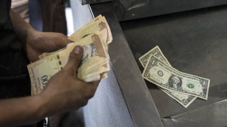 Βενεζουέλα: «Καλπάζει» ο πληθωρισμός - Σε κυκλοφορία νέα χαρτονομίσματα