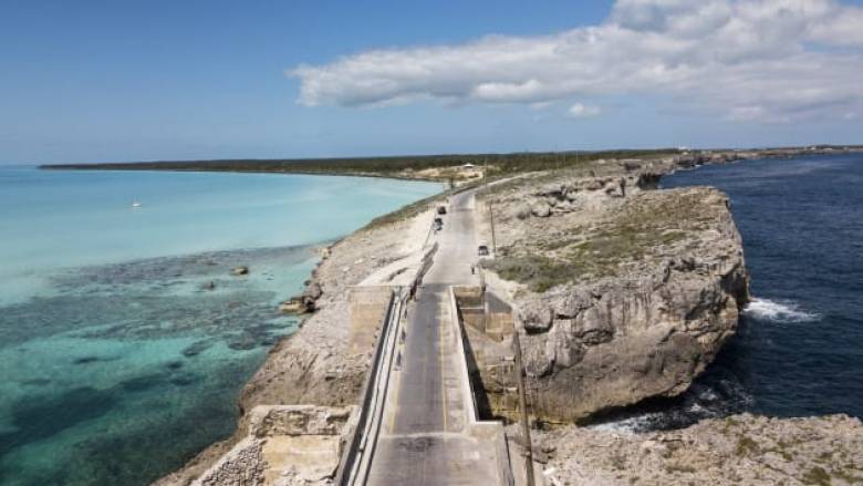 Το πιο «στενό σημείο του πλανήτη»: Τα «μυστικά» του νησιού στις Μπαχάμες με το ελληνικό όνομα