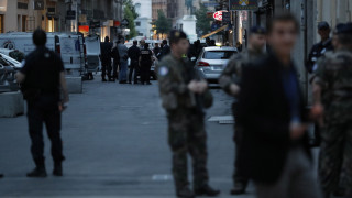 Γαλλία: Άνδρας απειλούσε με μαχαίρι περίπολο σε στρατιωτικό νοσοκομείο – Τον πυροβόλησε στρατιωτικός