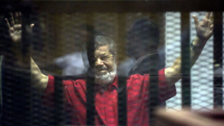 Αίγυπτος: Πέθανε την ώρα της δίκης του ο πρώην πρόεδρος της χώρας