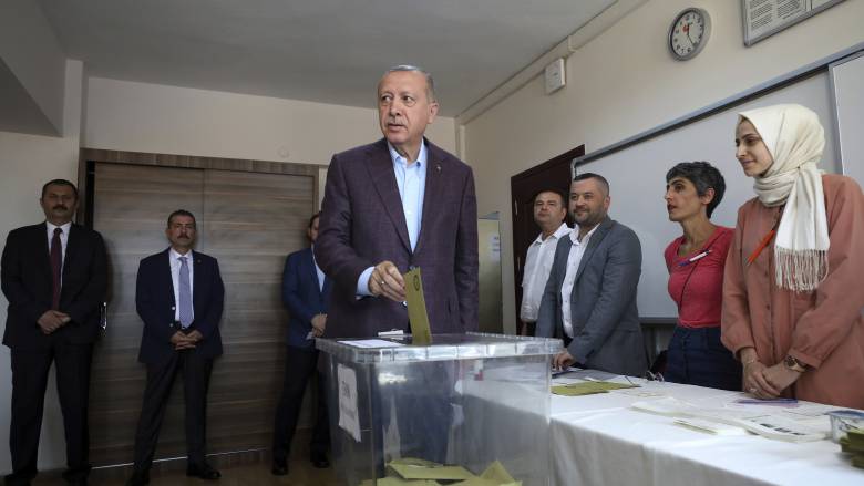 Επαναληπτικές εκλογές στην Κωνσταντινούπολη: Προβάδισμα του Ιμάμογλου δείχνουν οι πρώτες μετρήσεις
