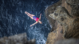 Εντυπωσιακές εικόνες από το πρωτάθλημα cliff diving